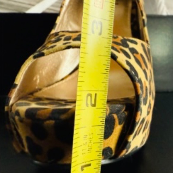 BETTIE PAGE PIN-UP STLE PLATFORM STILETTOS WITH PEEP TOE - Picture 4 of 8